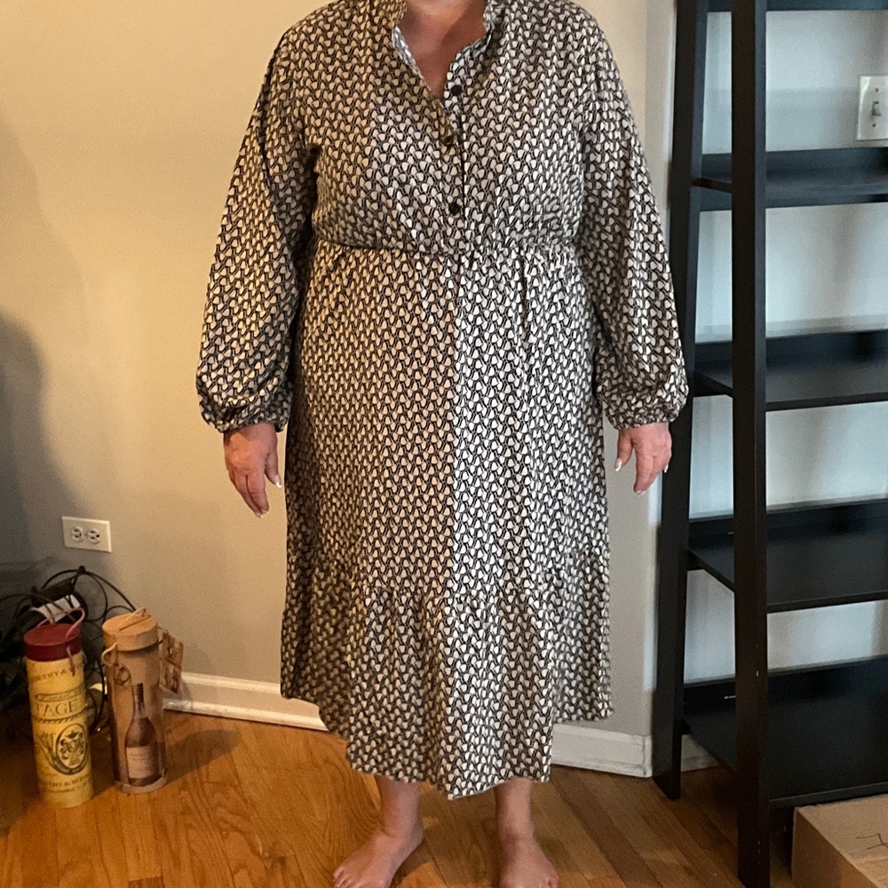 Patterned Long Sleeve Midi Dress